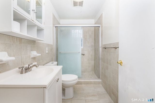 411 Bennetts Farm Road, Ridgefield, CT 06877