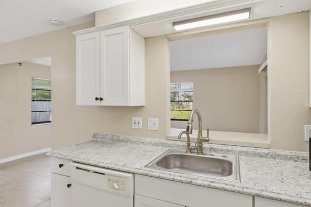 569 SE Fallon Drive, Port St Lucie, FL 34983