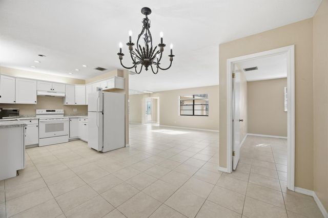 569 SE Fallon Drive, Port St Lucie, FL 34983