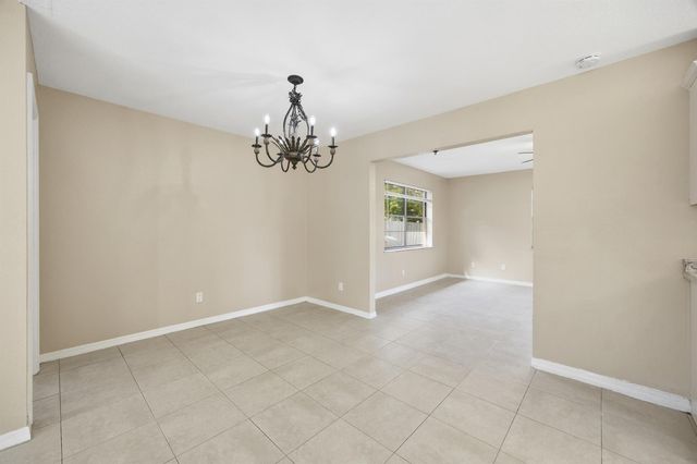 569 SE Fallon Drive, Port St Lucie, FL 34983