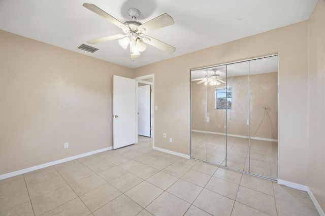 569 SE Fallon Drive, Port St Lucie, FL 34983