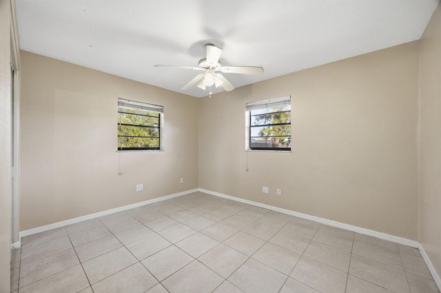 569 SE Fallon Drive, Port St Lucie, FL 34983