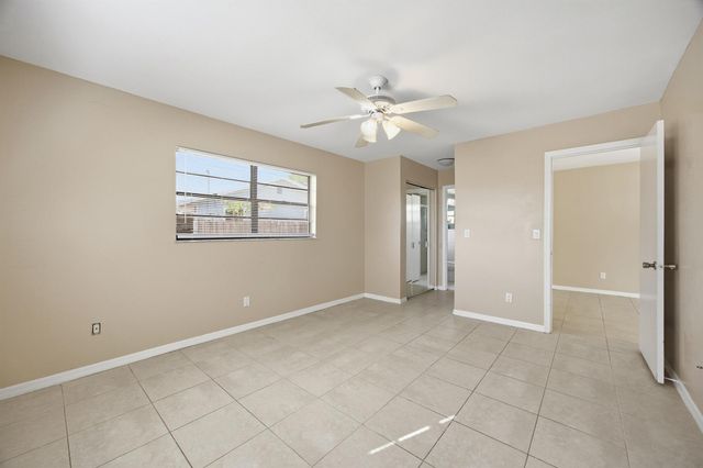 569 SE Fallon Drive, Port St Lucie, FL 34983