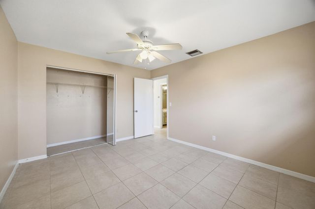 569 SE Fallon Drive, Port St Lucie, FL 34983