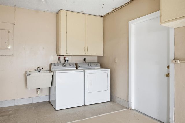 569 SE Fallon Drive, Port St Lucie, FL 34983