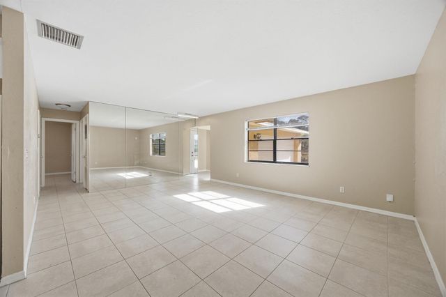 569 SE Fallon Drive, Port St Lucie, FL 34983