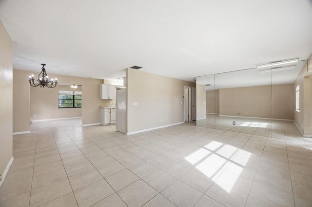 569 SE Fallon Drive, Port St Lucie, FL 34983