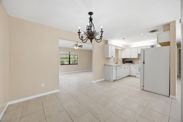 569 SE Fallon Drive, Port St Lucie, FL 34983