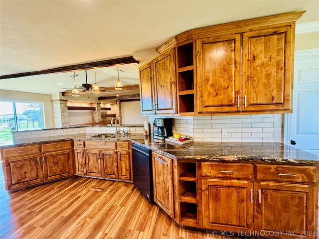 422502 E 1100 Road, Checotah, OK 74426