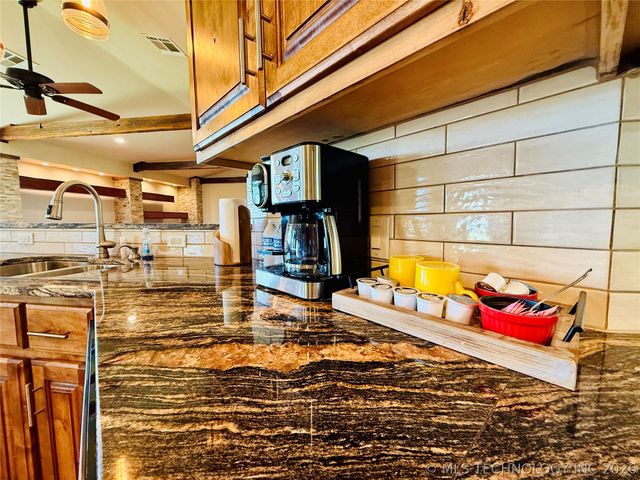 422502 E 1100 Road, Checotah, OK 74426