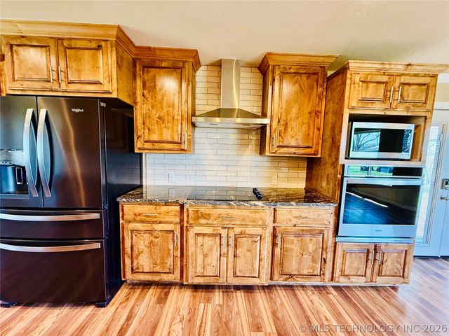 422502 E 1100 Road, Checotah, OK 74426