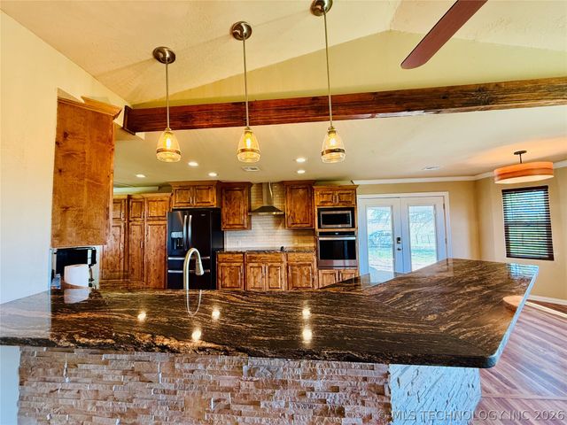 422502 E 1100 Road, Checotah, OK 74426