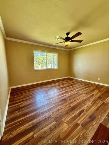 422502 E 1100 Road, Checotah, OK 74426