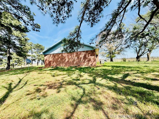 422502 E 1100 Road, Checotah, OK 74426