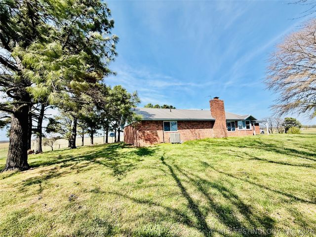 422502 E 1100 Road, Checotah, OK 74426