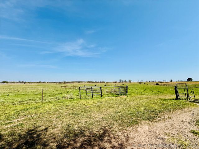 422502 E 1100 Road, Checotah, OK 74426