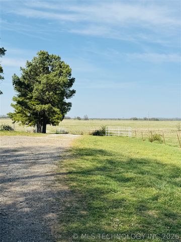 422502 E 1100 Road, Checotah, OK 74426
