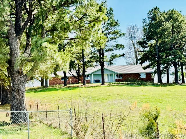 422502 E 1100 Road, Checotah, OK 74426