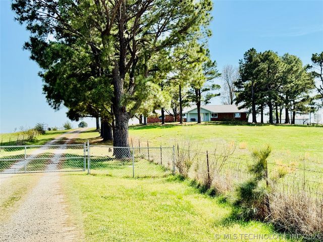 422502 E 1100 Road, Checotah, OK 74426