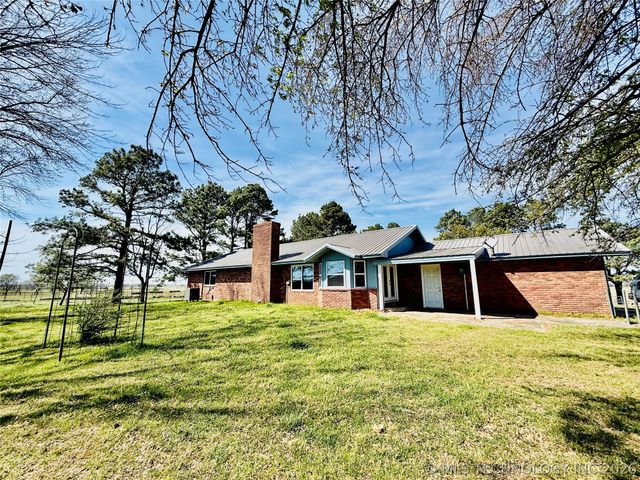 422502 E 1100 Road, Checotah, OK 74426