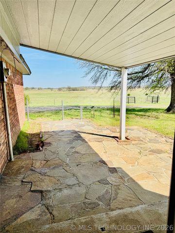 422502 E 1100 Road, Checotah, OK 74426