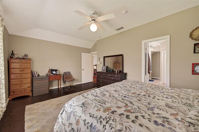 13739 Kensington Place, Houston, TX 77034