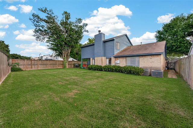 13739 Kensington Place, Houston, TX 77034
