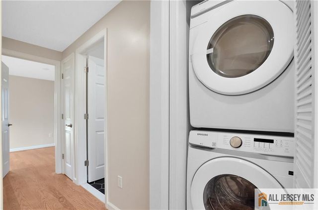 24 John Street, Helmetta, NJ 08828