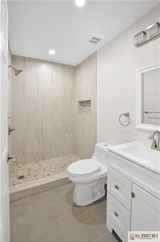 24 John Street, Helmetta, NJ 08828