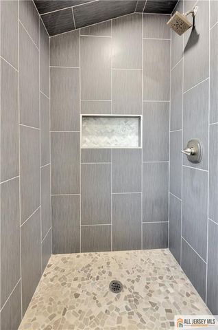 24 John Street, Helmetta, NJ 08828