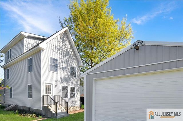 24 John Street, Helmetta, NJ 08828