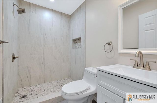 24 John Street, Helmetta, NJ 08828