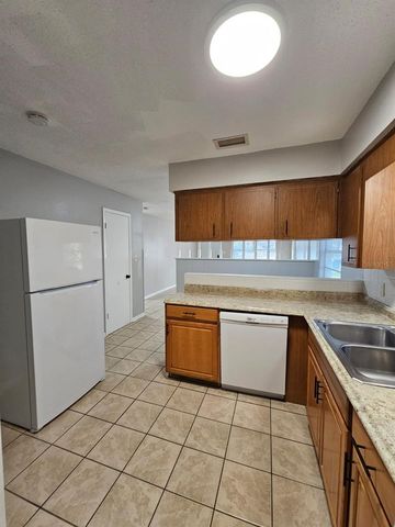 905 MARIETTA STREET 909, Lakeland, FL 33803