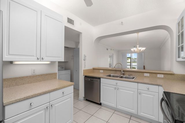 7623 Southampton Terrace 102, Tamarac, FL 33321