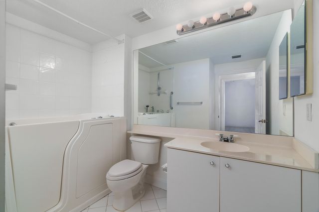 7623 Southampton Terrace 102, Tamarac, FL 33321