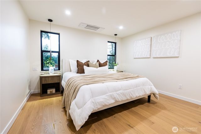 15621 SE 24th Street, Bellevue, WA 98008