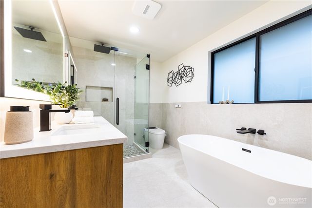 15621 SE 24th Street, Bellevue, WA 98008