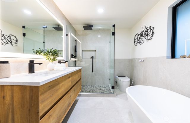 15621 SE 24th Street, Bellevue, WA 98008