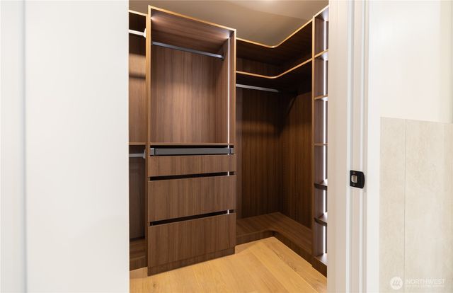 15621 SE 24th Street, Bellevue, WA 98008