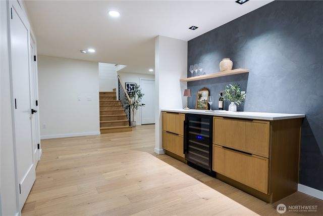 15621 SE 24th Street, Bellevue, WA 98008