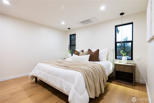 15621 SE 24th Street, Bellevue, WA 98008