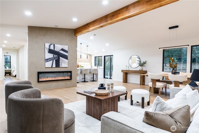 15621 SE 24th Street, Bellevue, WA 98008