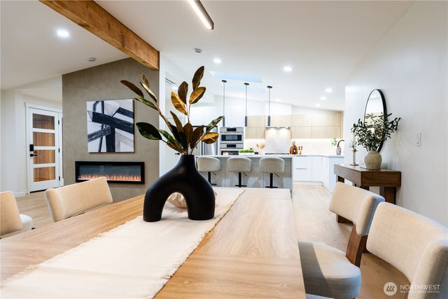 15621 SE 24th Street, Bellevue, WA 98008