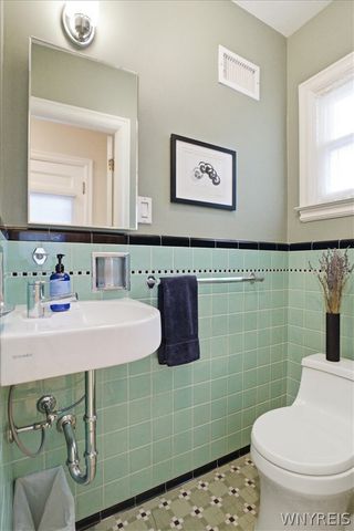 100 Chatham Avenue, Buffalo, NY 14216