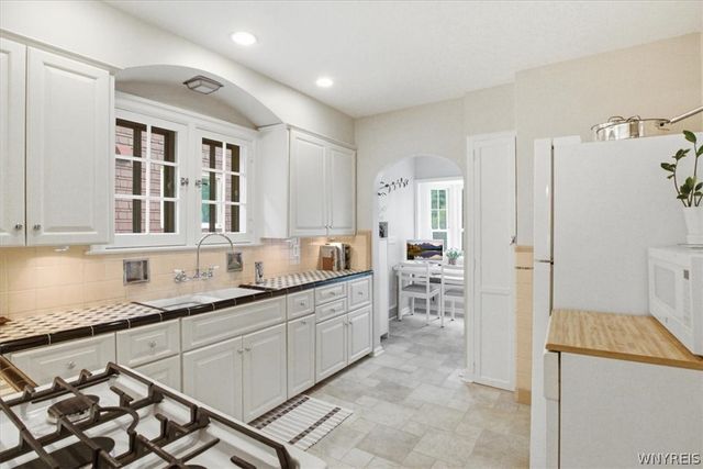 100 Chatham Avenue, Buffalo, NY 14216