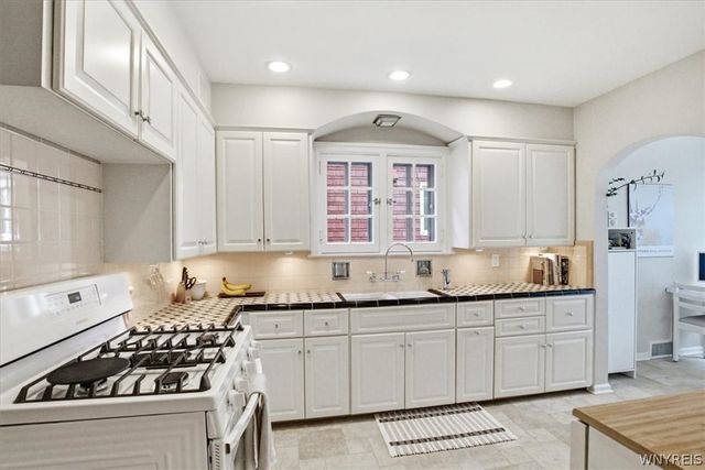 100 Chatham Avenue, Buffalo, NY 14216