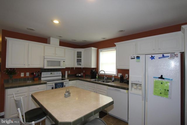 77 REAGAN COURT, Millville, NJ 08332
