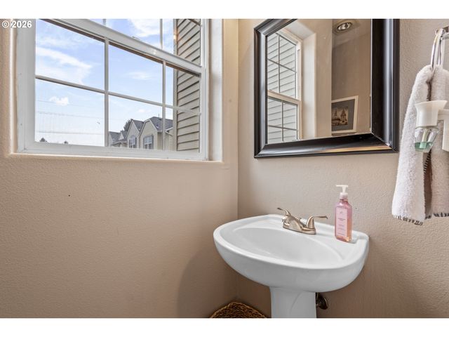 19900 Sw POPLARWOOD Pl, Tualatin, OR 97062