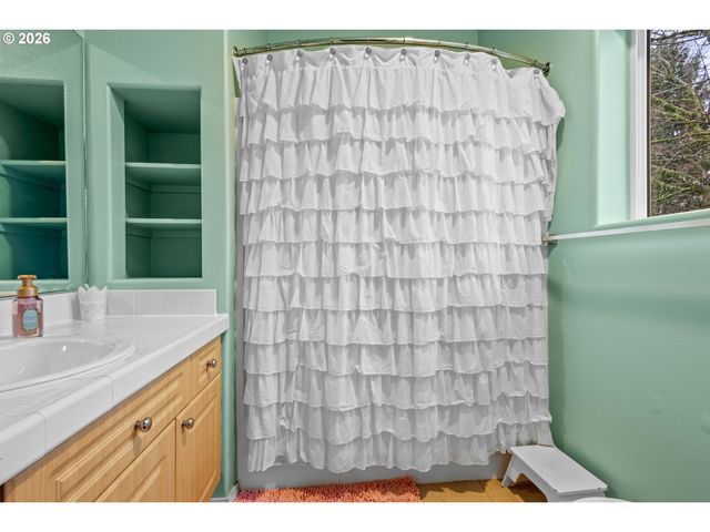 19900 Sw POPLARWOOD Pl, Tualatin, OR 97062