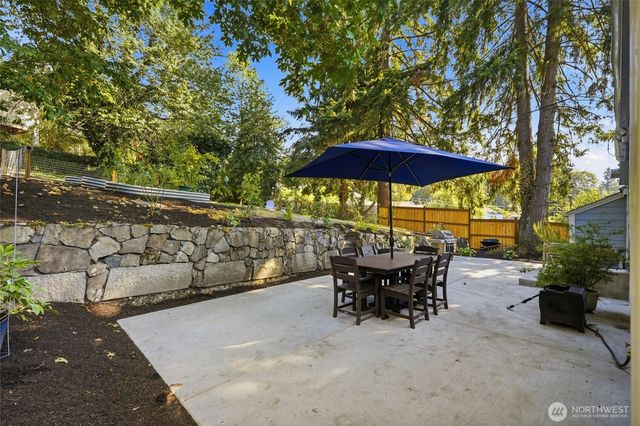 512 Bronson Place NE, Renton, WA 98056